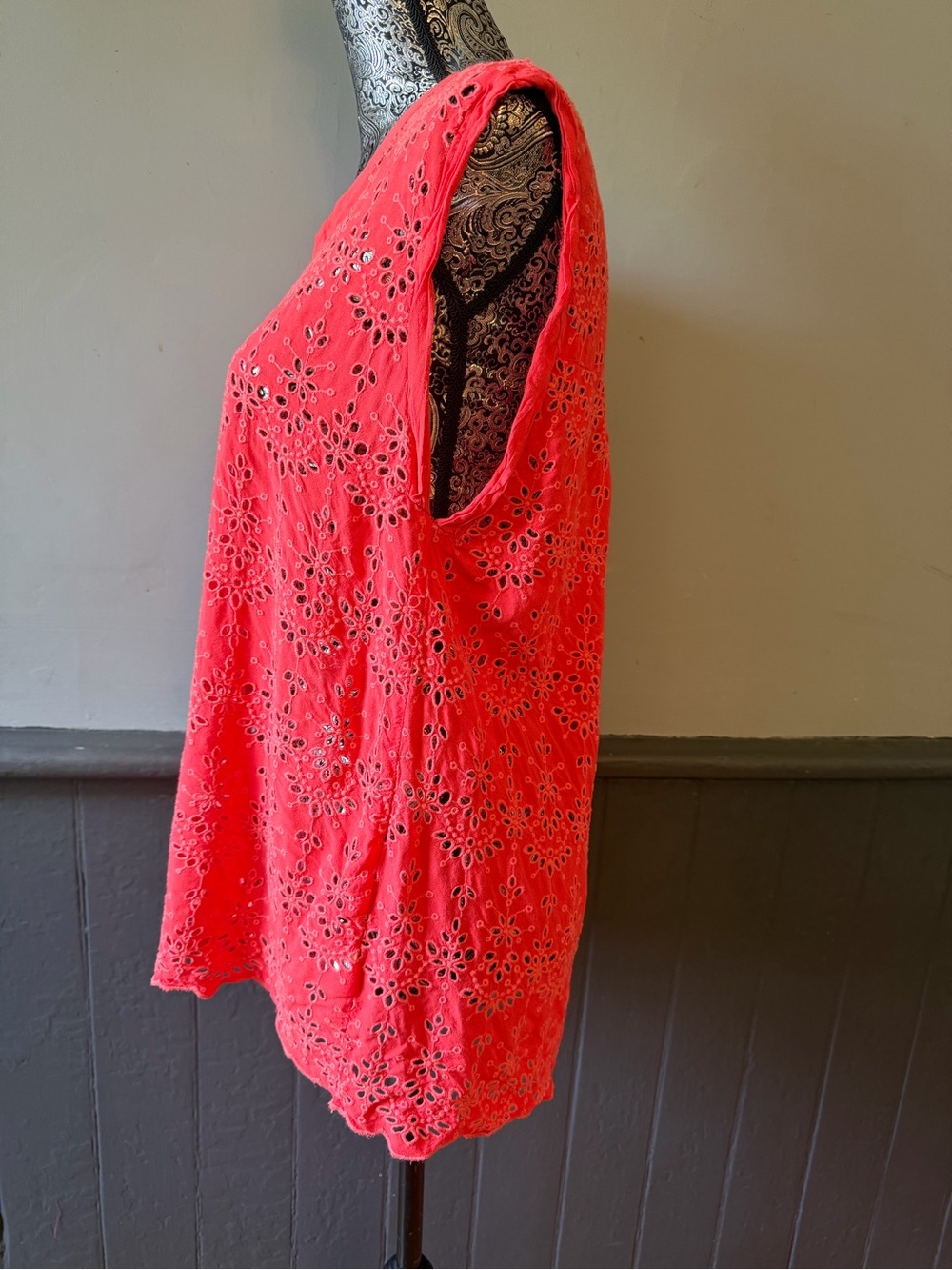 Democracy Red Eyelet Sleeveless Tank - Picture 3 of 8